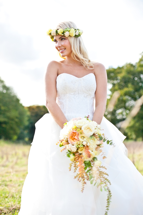 vintage-peach-wedding-ideas-from-the-uk