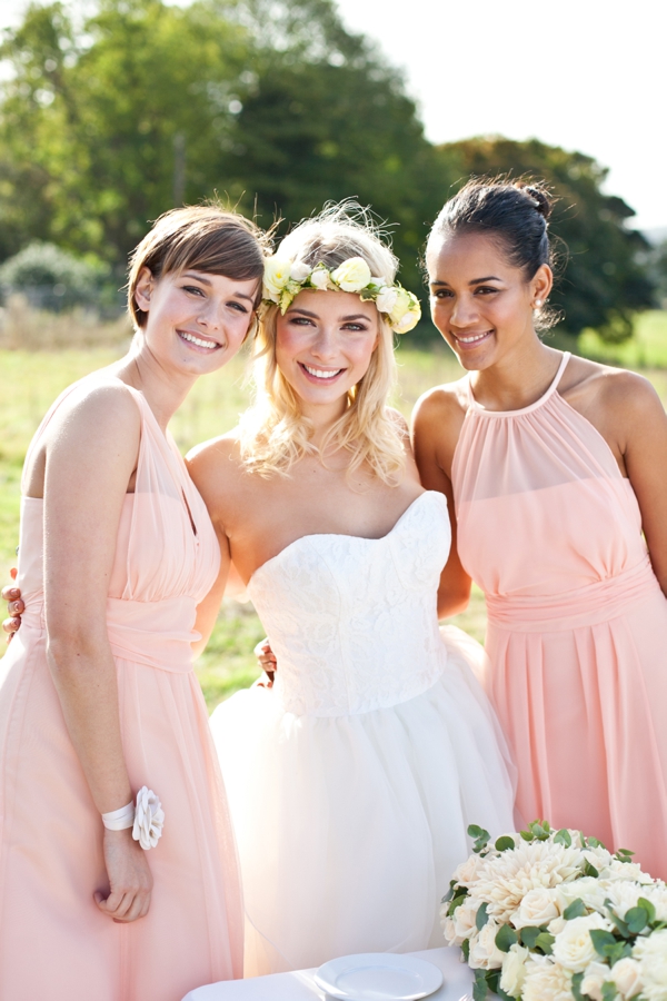 vintage-peach-wedding-ideas-from-the-uk