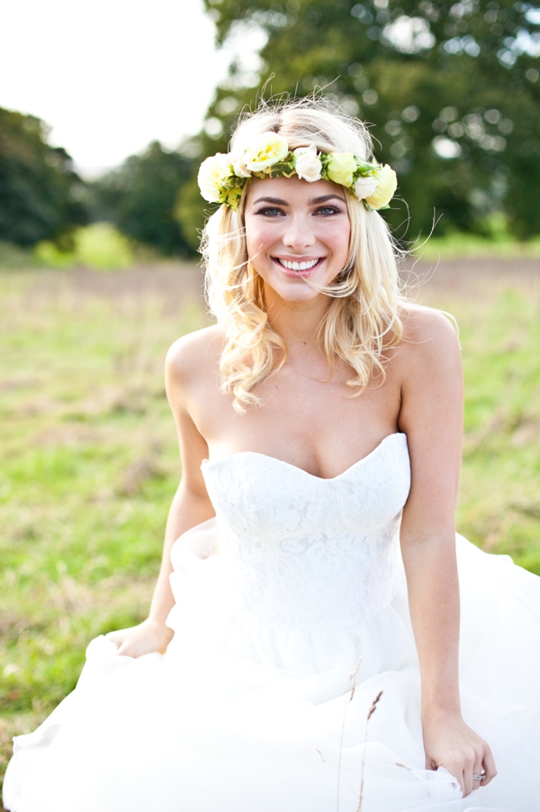 vintage-peach-wedding-ideas-from-the-uk