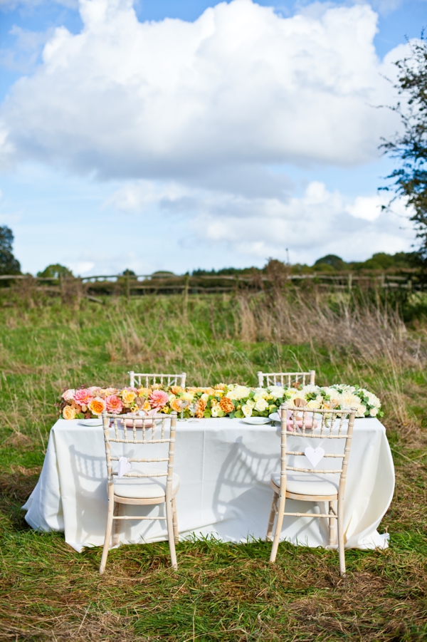 vintage-peach-wedding-ideas-from-the-uk