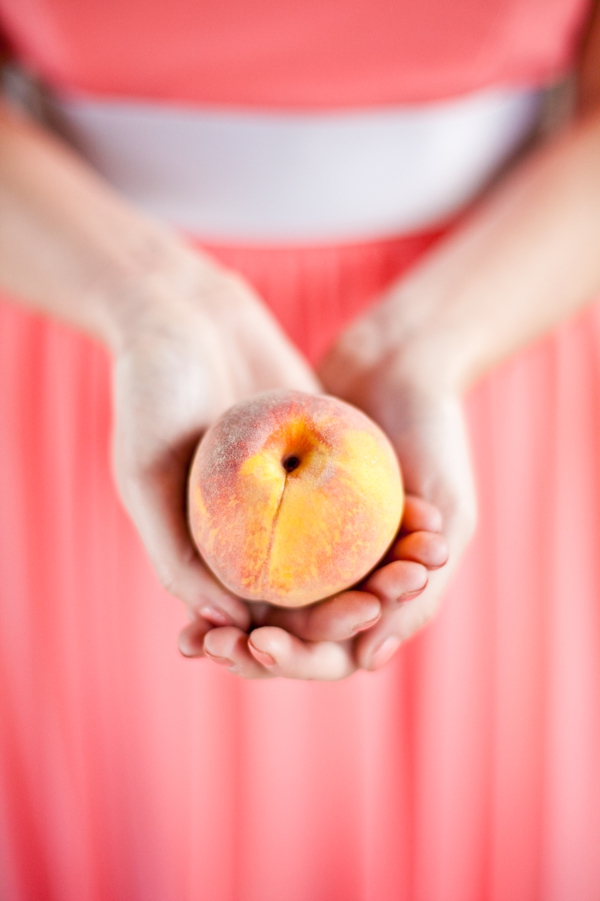 vintage-peach-wedding-ideas-from-the-uk