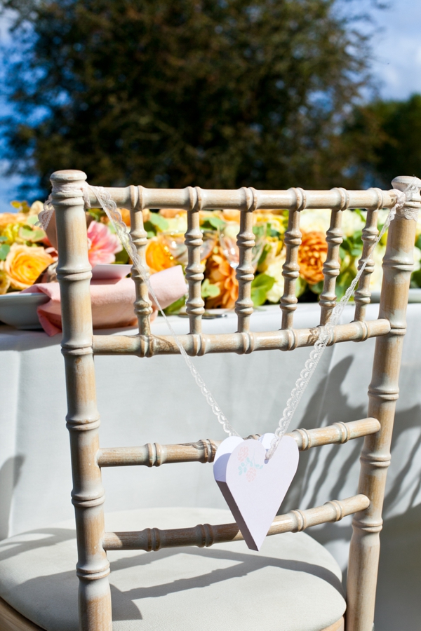 vintage-peach-wedding-ideas-from-the-uk