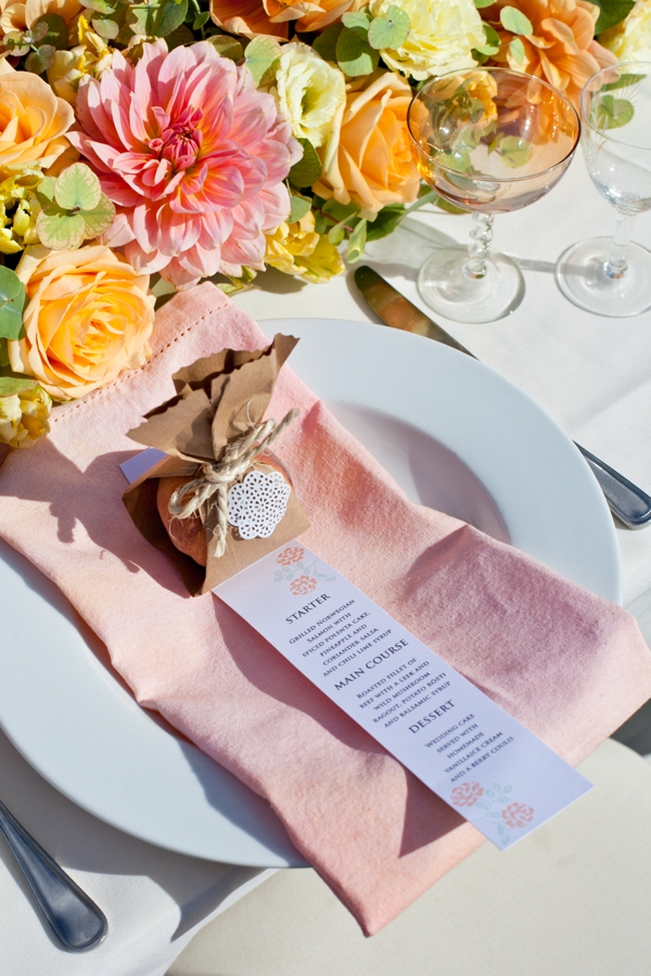 vintage-peach-wedding-ideas-from-the-uk