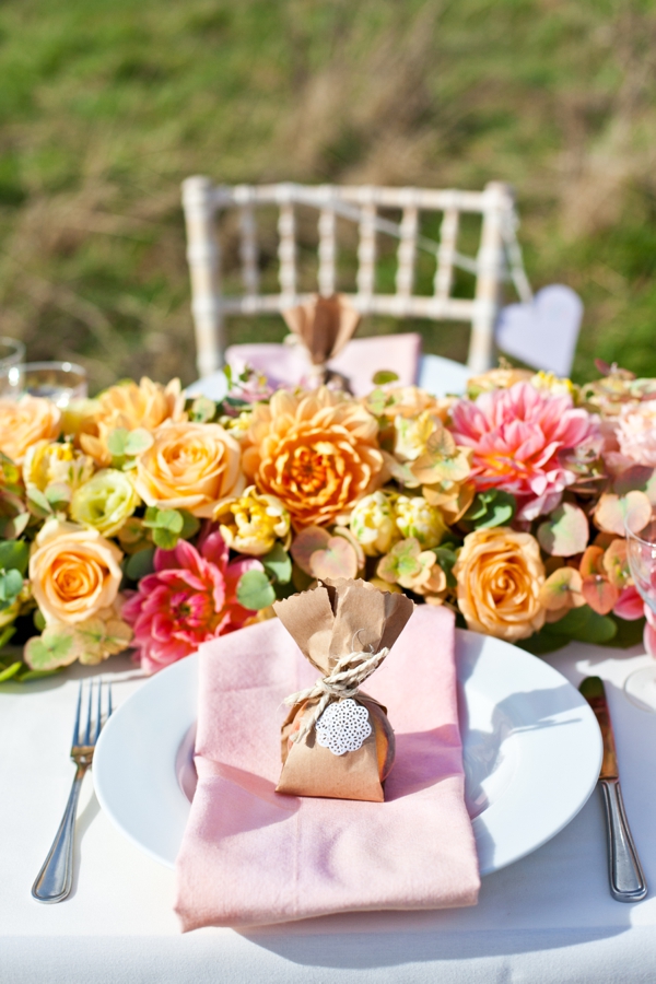 vintage-peach-wedding-ideas-from-the-uk