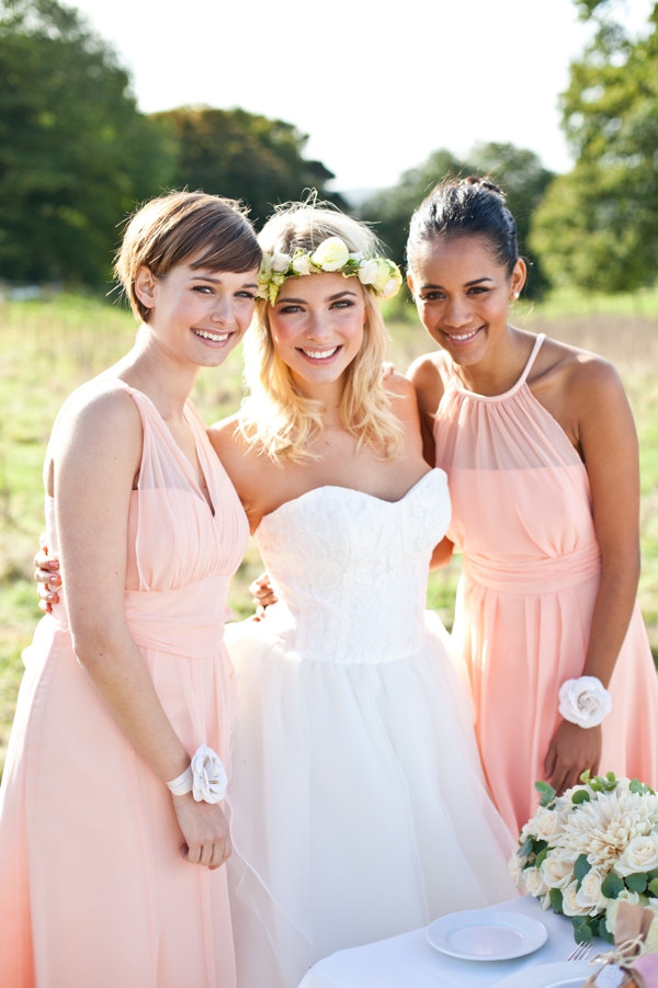 vintage-peach-wedding-ideas-from-the-uk