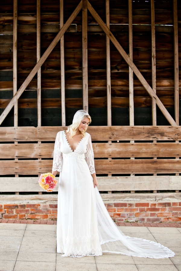 vintage-peach-wedding-ideas-from-the-uk