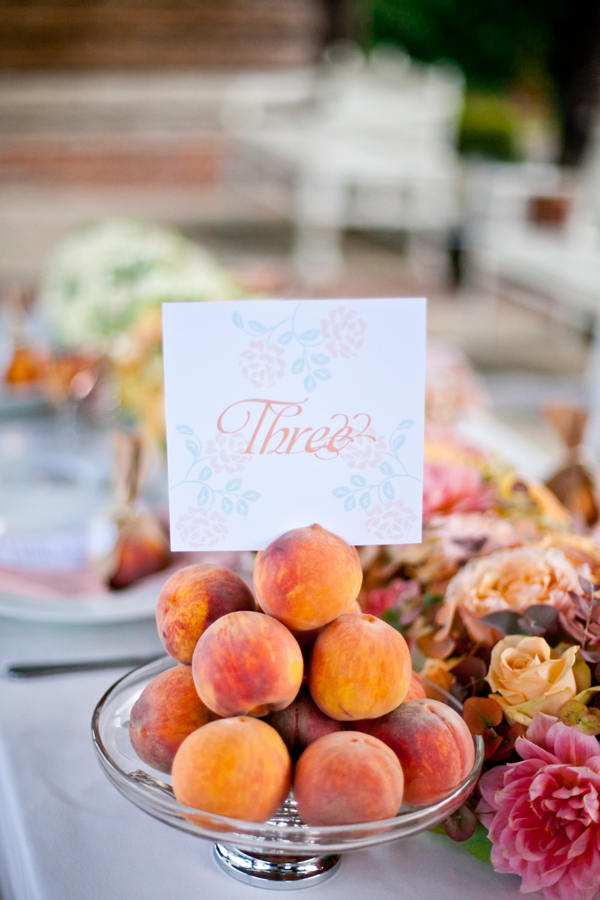 vintage-peach-wedding-ideas-from-the-uk