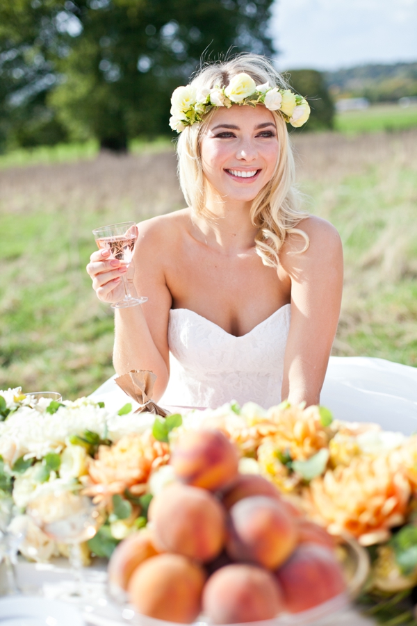 vintage-peach-wedding-ideas-from-the-uk