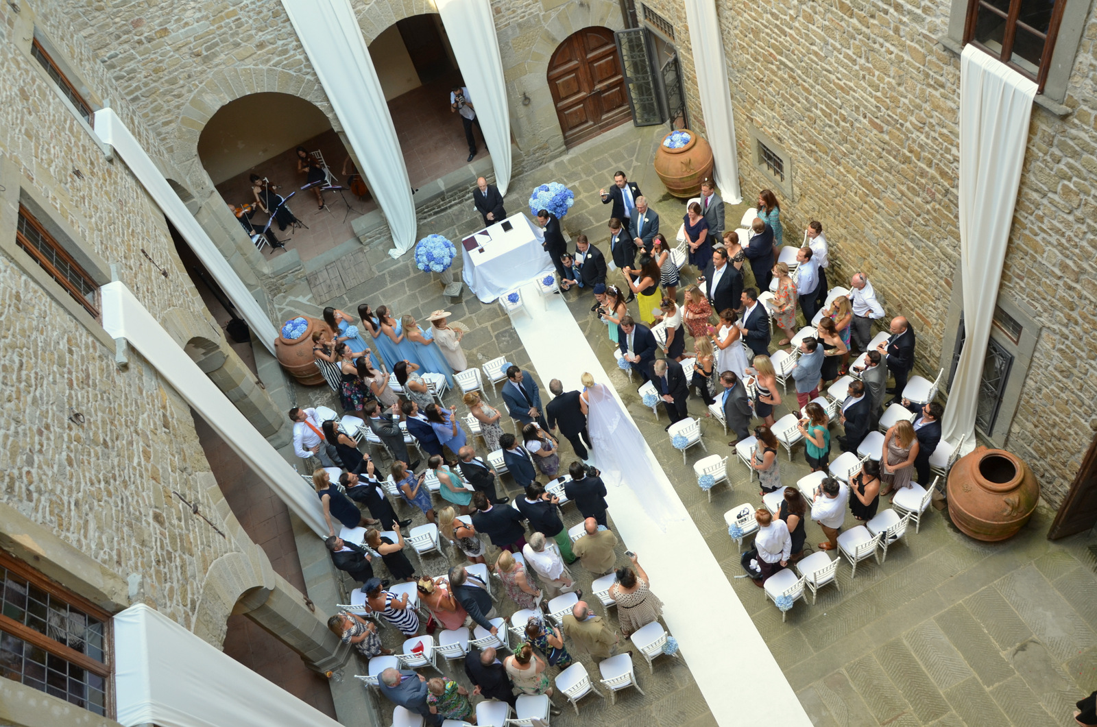 A Wedding in The Lush Tuscany â Villa Pitiana