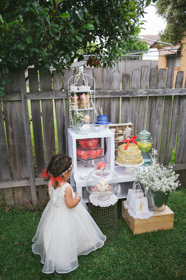 backyard-wizard-of-oz-wedding-ideas