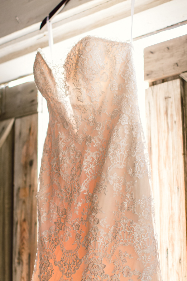 burgundy-and-bronze-fall-wedding-ideas