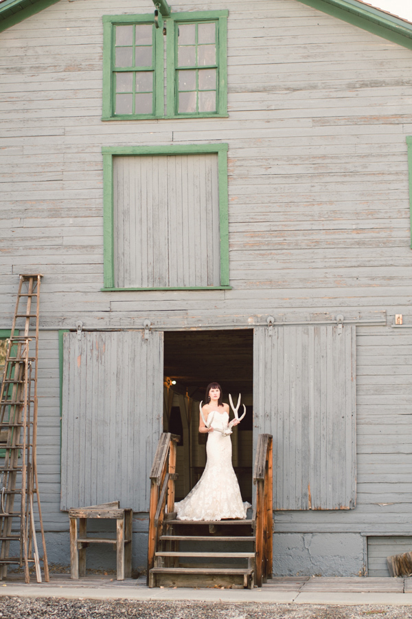 burgundy-and-bronze-fall-wedding-ideas