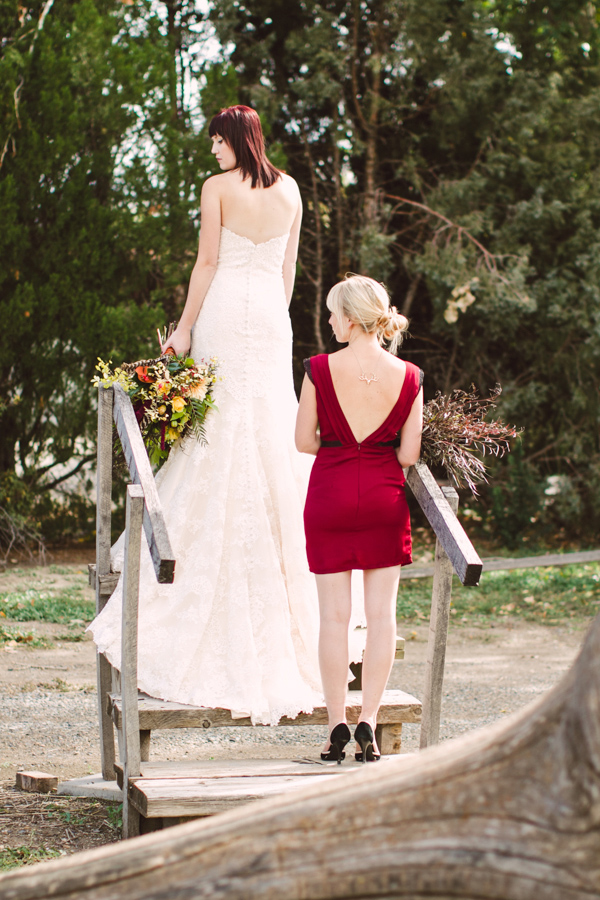 burgundy-and-bronze-fall-wedding-ideas