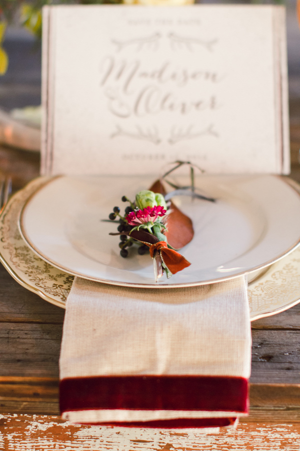 burgundy-and-bronze-fall-wedding-ideas
