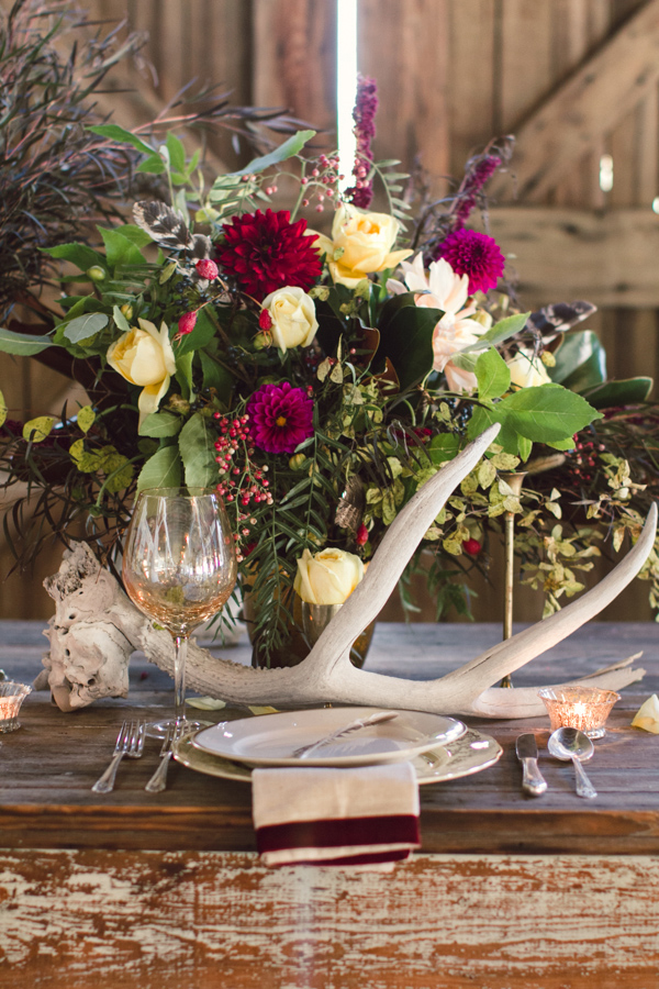 burgundy-and-bronze-fall-wedding-ideas