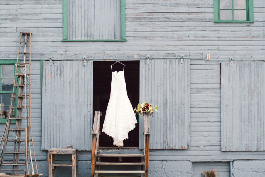 burgundy-and-bronze-fall-wedding-ideas