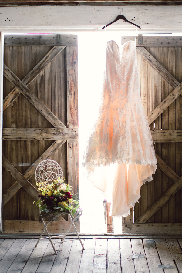 burgundy-and-bronze-fall-wedding-ideas