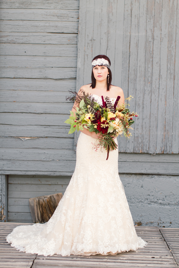 burgundy-and-bronze-fall-wedding-ideas