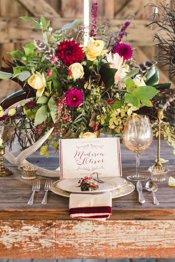 burgundy-and-bronze-fall-wedding-ideas