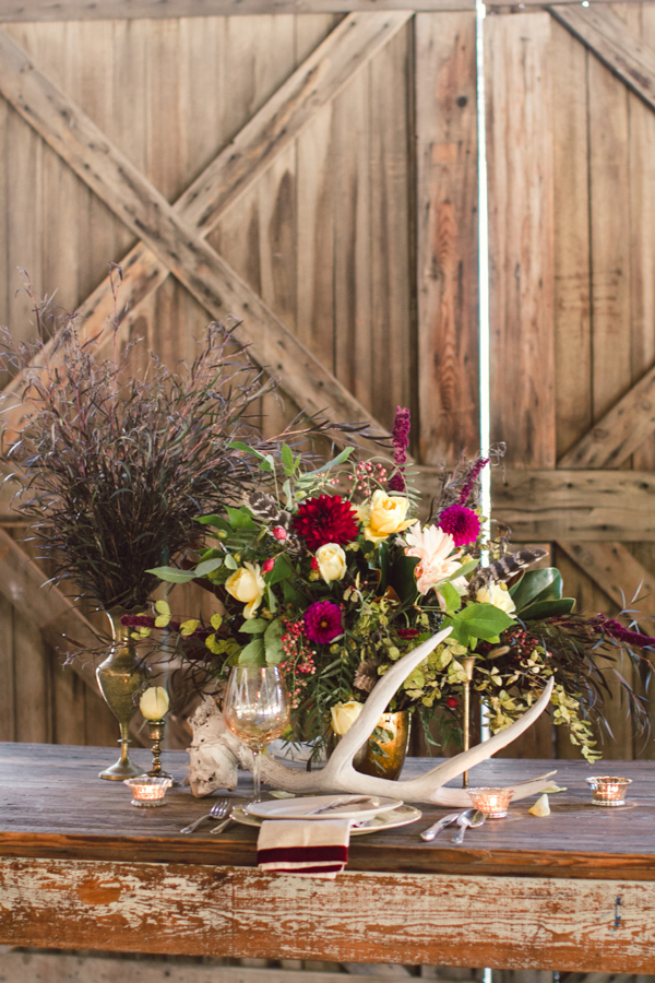 burgundy-and-bronze-fall-wedding-ideas