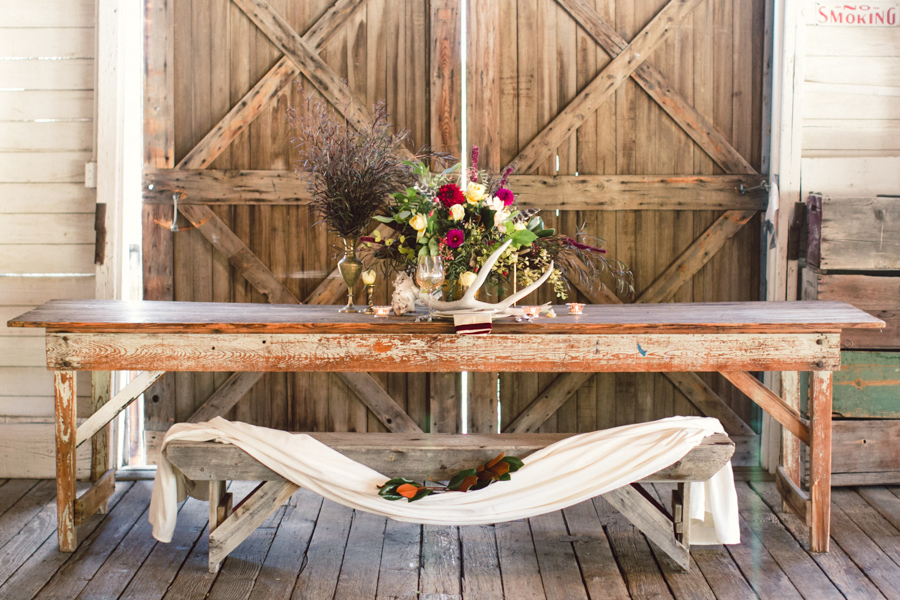 burgundy-and-bronze-fall-wedding-ideas