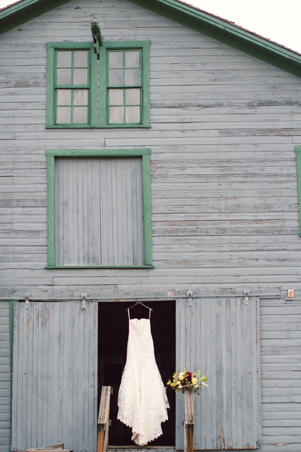 burgundy-and-bronze-fall-wedding-ideas