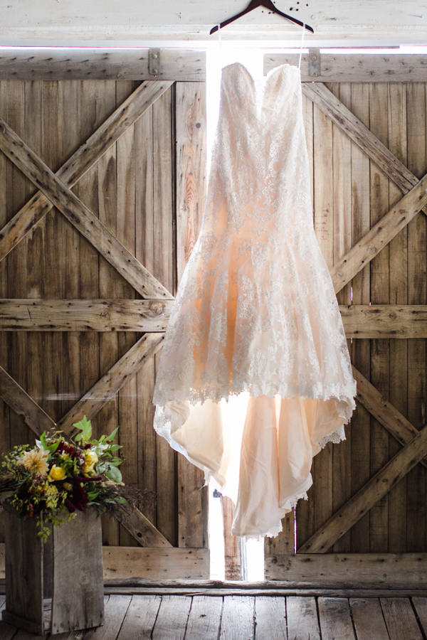 burgundy-and-bronze-fall-wedding-ideas