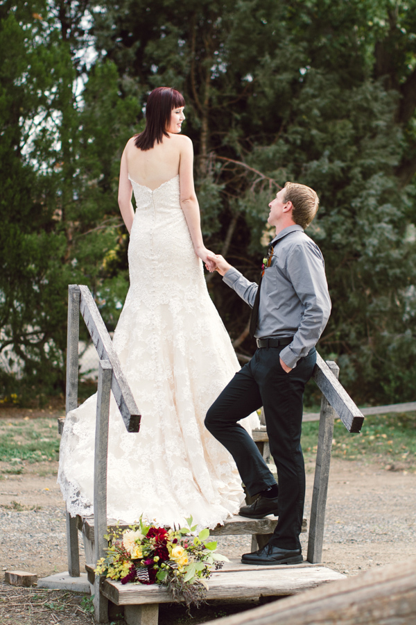 burgundy-and-bronze-fall-wedding-ideas