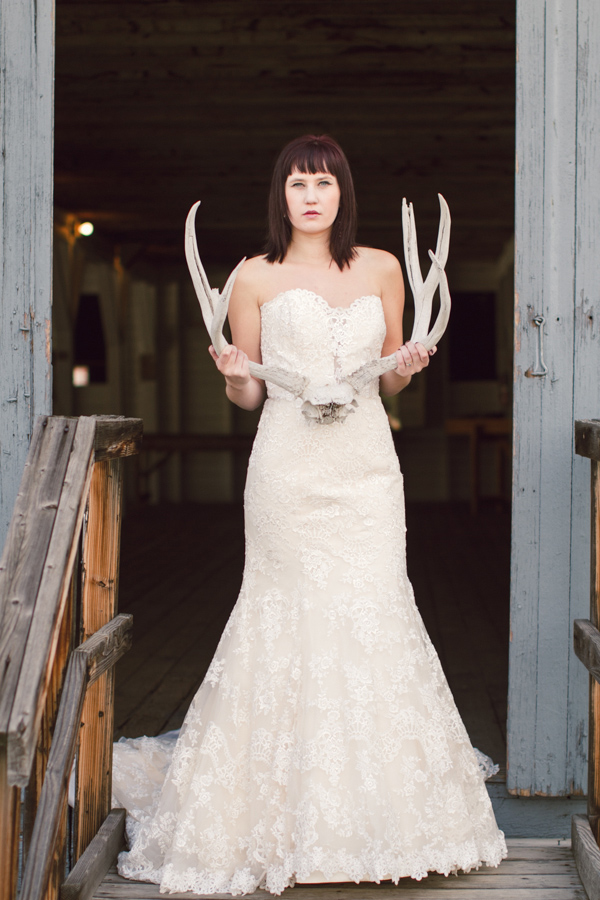 burgundy-and-bronze-fall-wedding-ideas