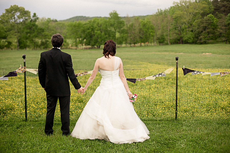 chattanooga-tn-diy-barn-wedding