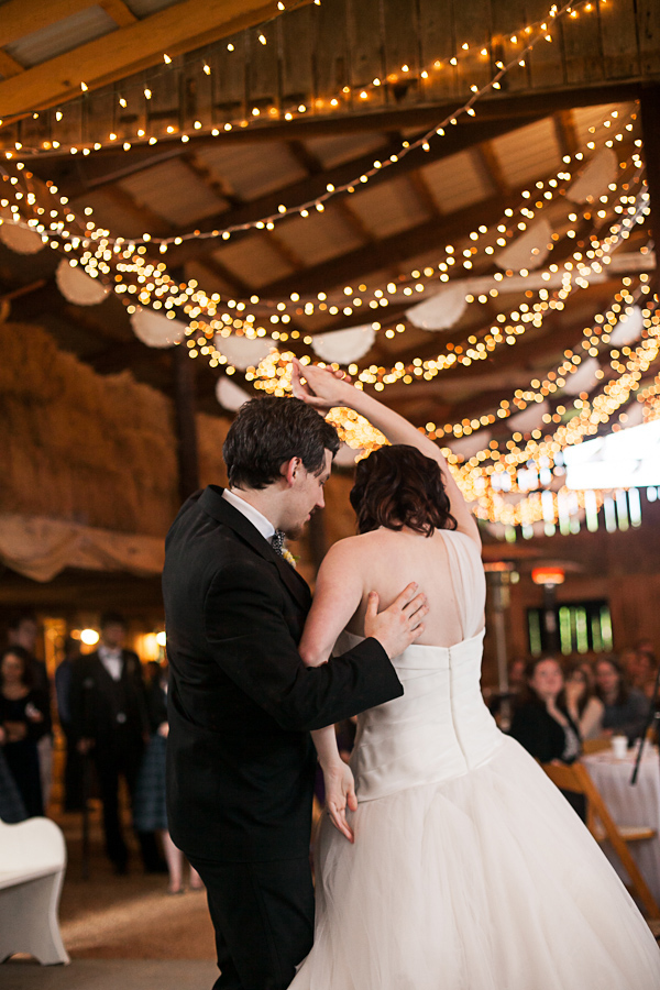 chattanooga-tn-diy-barn-wedding