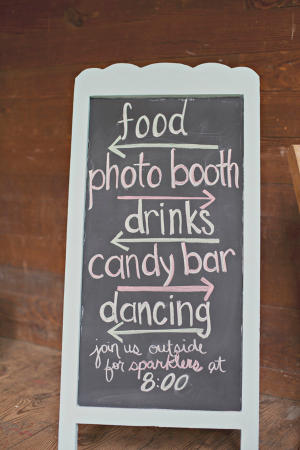 diy-barn-wedding-with-heart