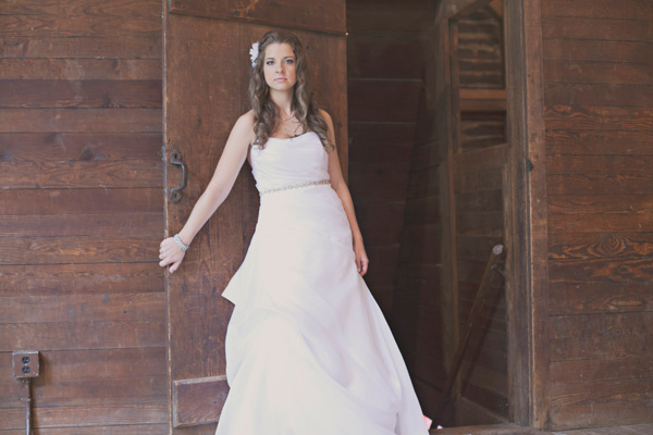 diy-barn-wedding-with-heart