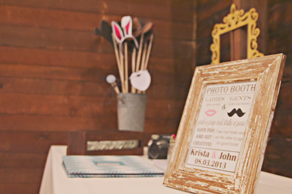 diy-barn-wedding-with-heart