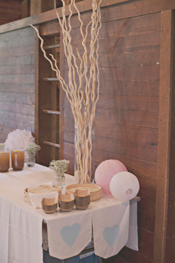 diy-barn-wedding-with-heart