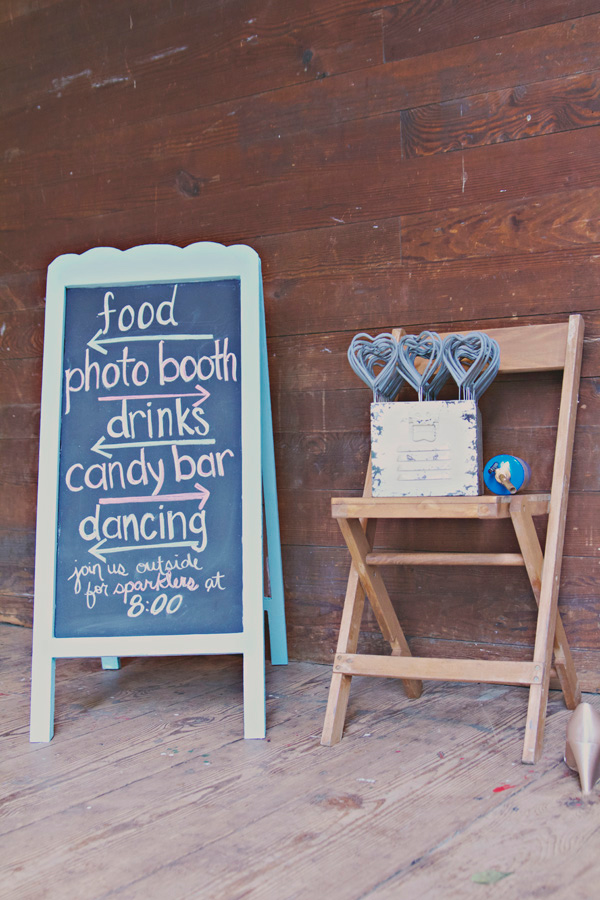 diy-barn-wedding-with-heart