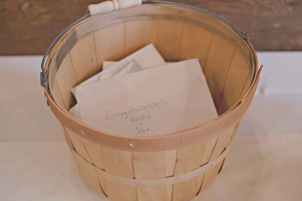 diy-barn-wedding-with-heart