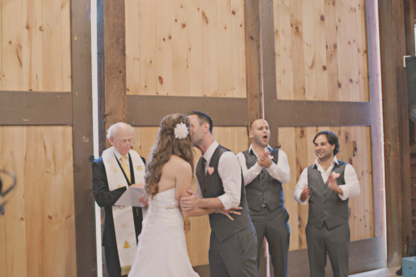 diy-barn-wedding-with-heart