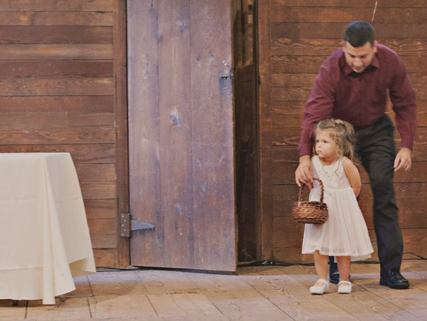 diy-barn-wedding-with-heart