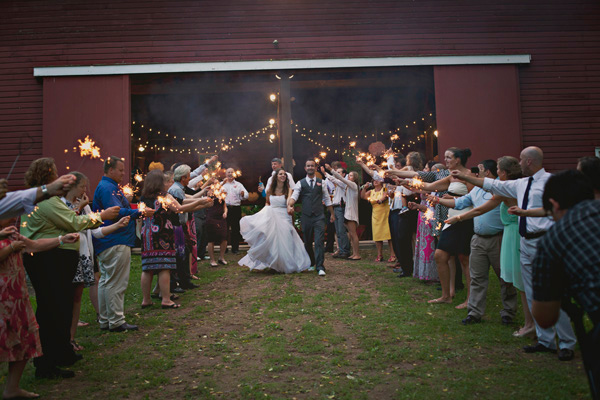diy-barn-wedding-with-heart