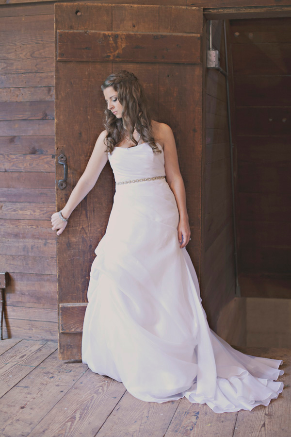 diy-barn-wedding-with-heart