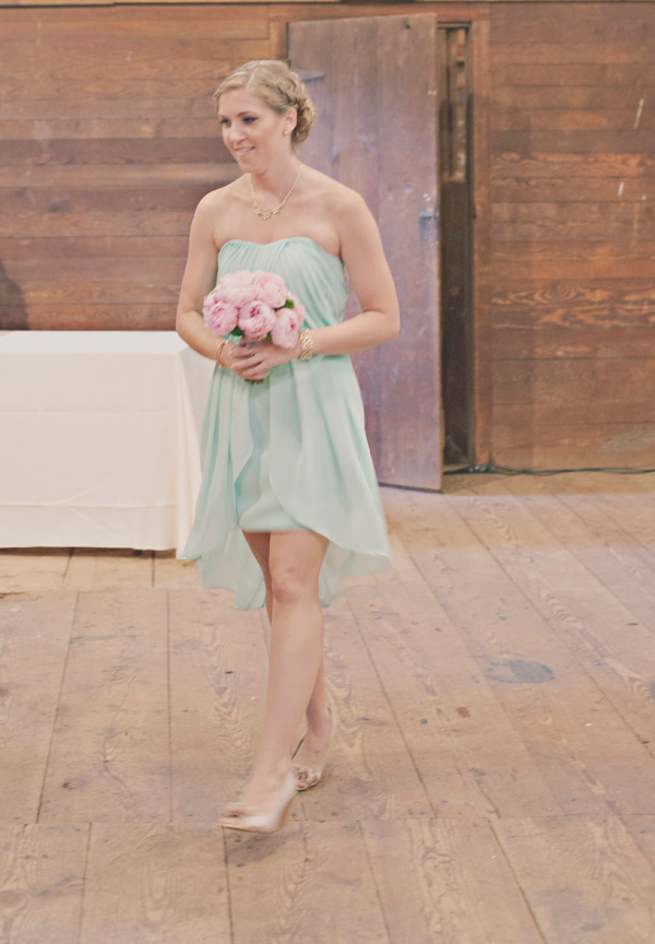 diy-barn-wedding-with-heart