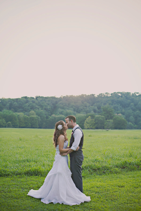diy-barn-wedding-with-heart