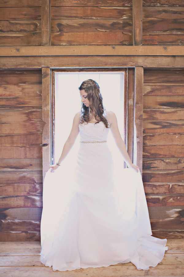 diy-barn-wedding-with-heart