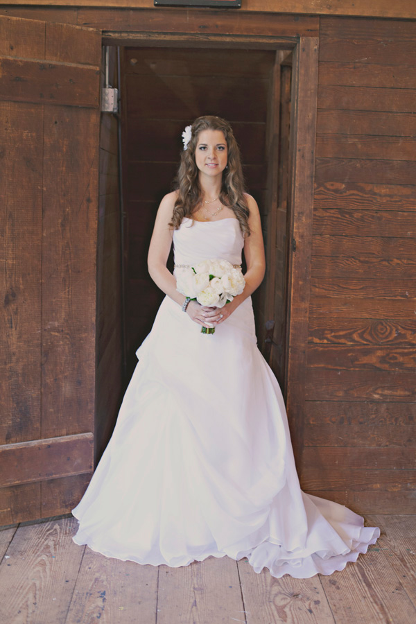 diy-barn-wedding-with-heart