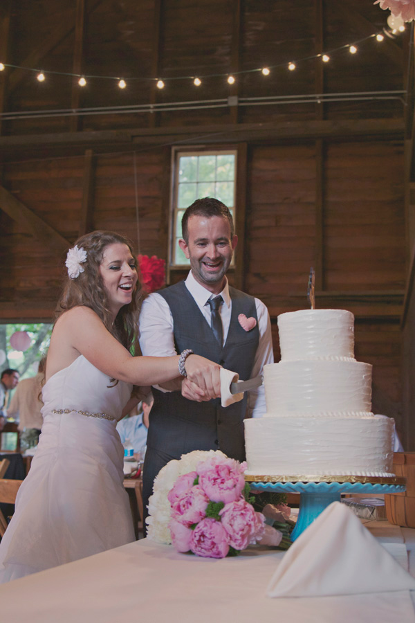 diy-barn-wedding-with-heart