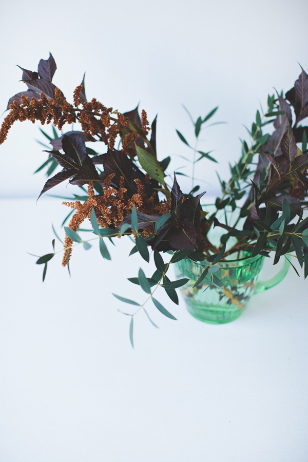 easy-holiday-floral-arrangement