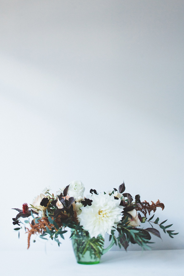 easy-holiday-floral-arrangement