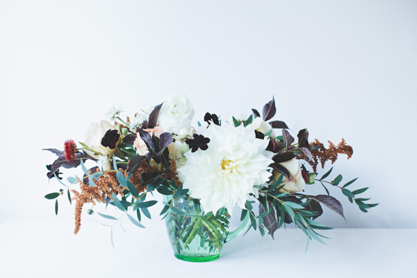 easy-holiday-floral-arrangement