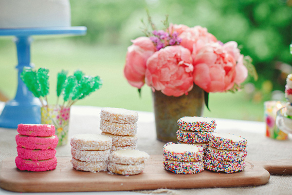 fabulously-funky-bridal-luncheon-ideas